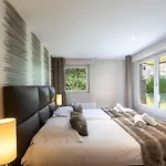 Appartement Chic Avec Sauna Et Parking Au Centre De Chamonix - Fr-1-343-190