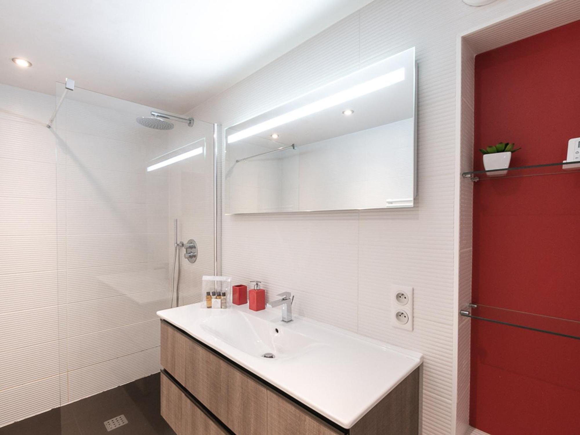 Apartamento Chic Avec Sauna Et Parking Au Centre De - Fr-1-343-190 *