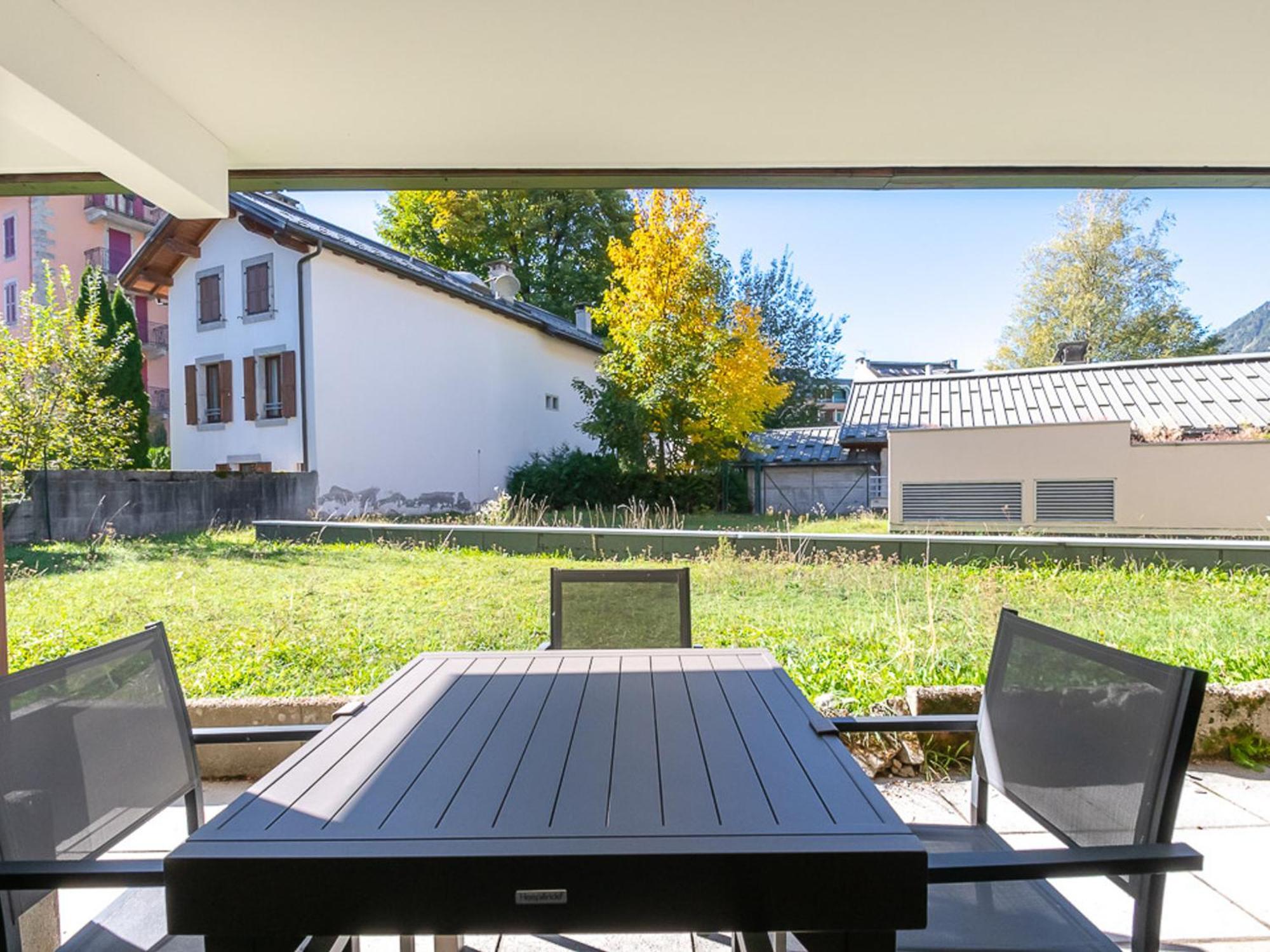 Chic Avec Sauna Et Parking Au Centre De - Fr-1-343-190