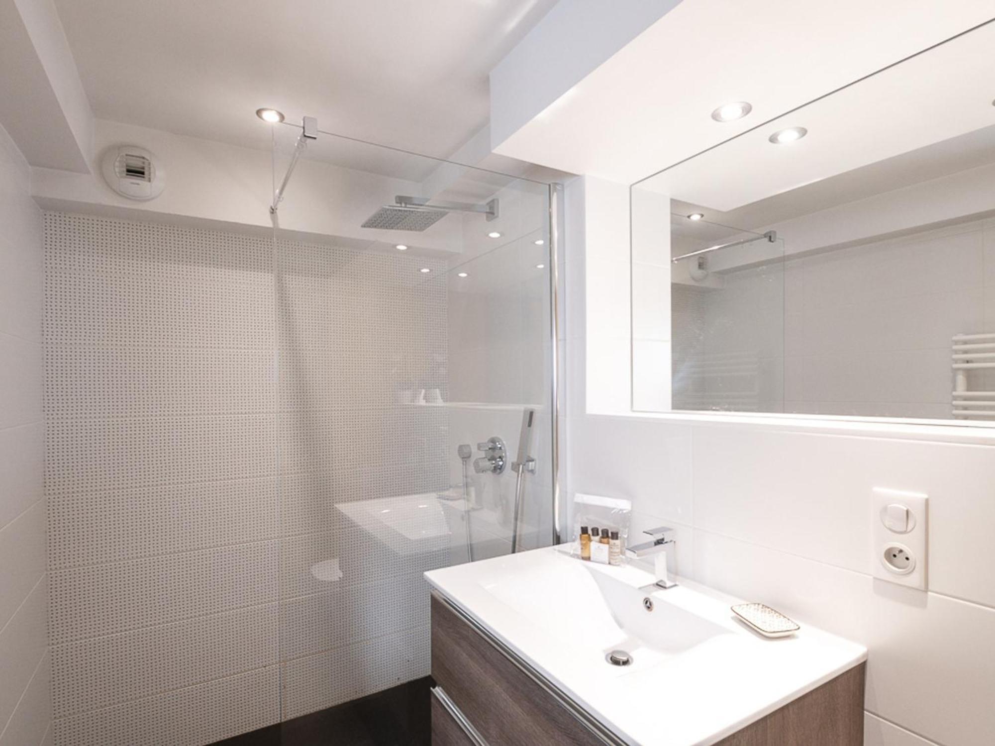 Apartamento Chic Avec Sauna Et Parking Au Centre De - Fr-1-343-190